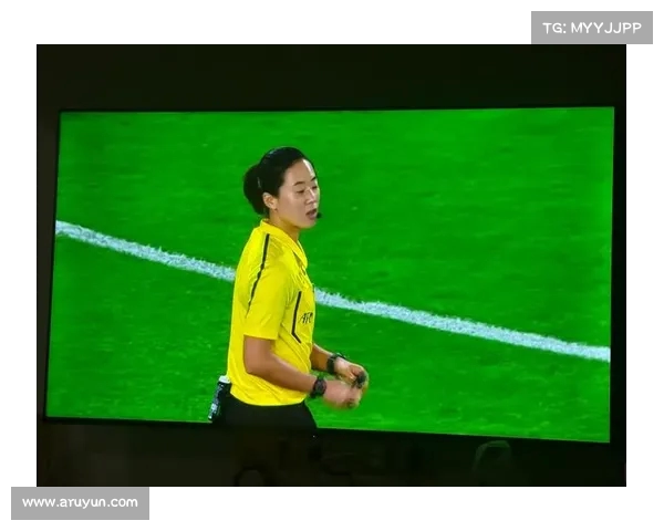 韩国女裁判执法中国U17对阵泰国U17比赛 引发广泛关注与讨论 韩国女裁判执法中国U17对阵泰国U17比赛 引发广泛关注与讨论
